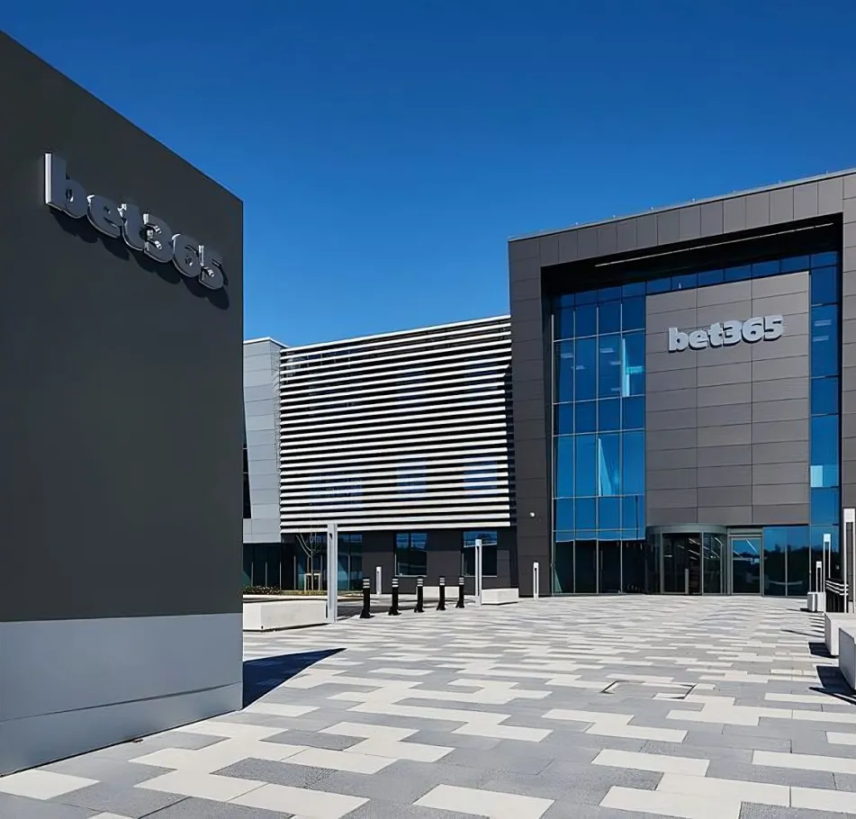 瓜迪奥拉赞,波切蒂诺为,足球传奇,kaiyun·开云（中国）链接,kaiyun·开云（中国）官网地址,kaiyun·开云（中国）官方平台,kaiyun·开云（中国）入口站点