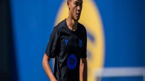 辽宁逆转上海夺冠！张镇麟携手老将闪耀，赵继伟稳定输出，洛夫顿独木难支独得41分